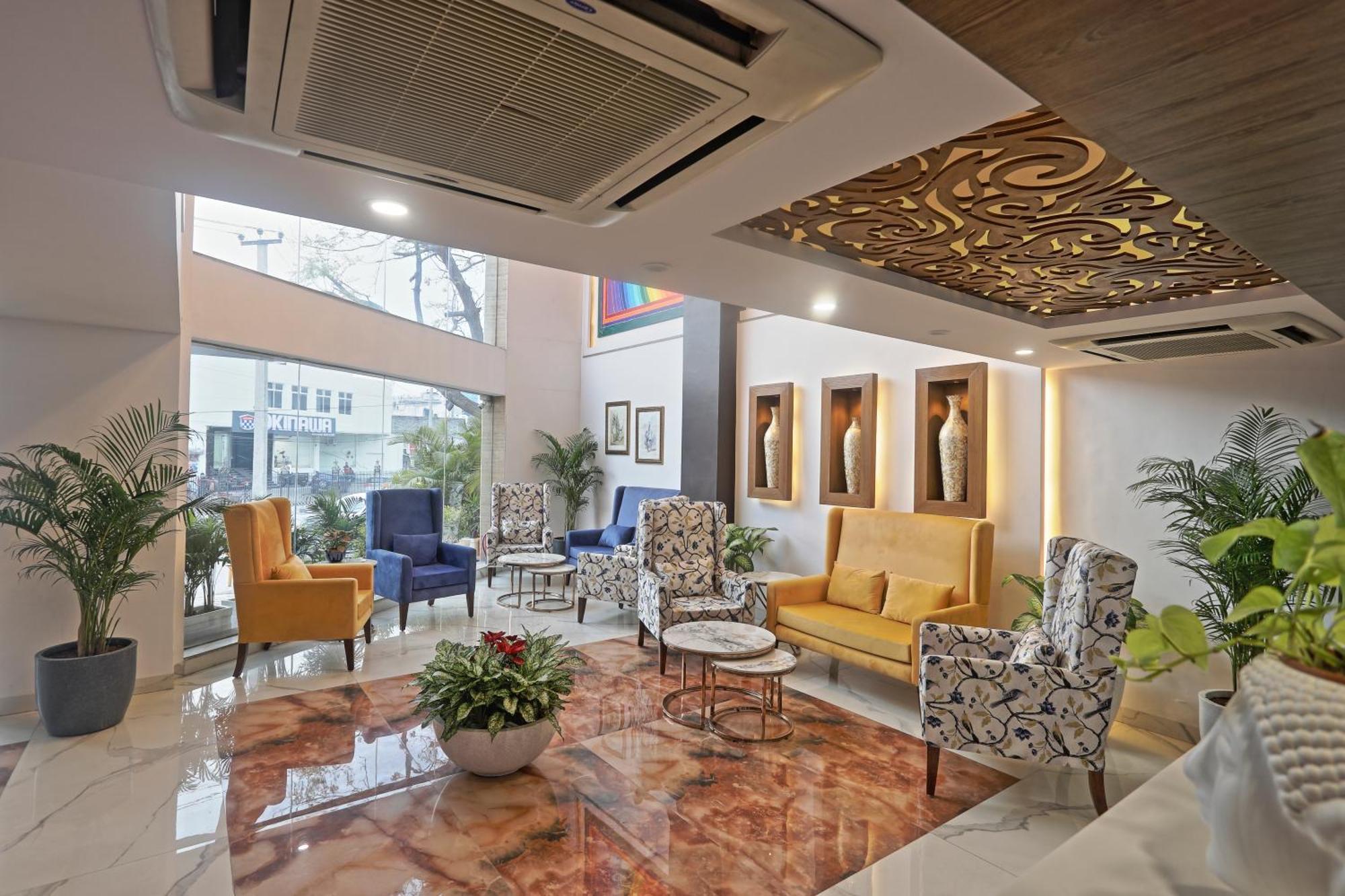 Hotel Oxmo Delhi Airport With Free Airport Transsfer Új-Delhi Kültér fotó