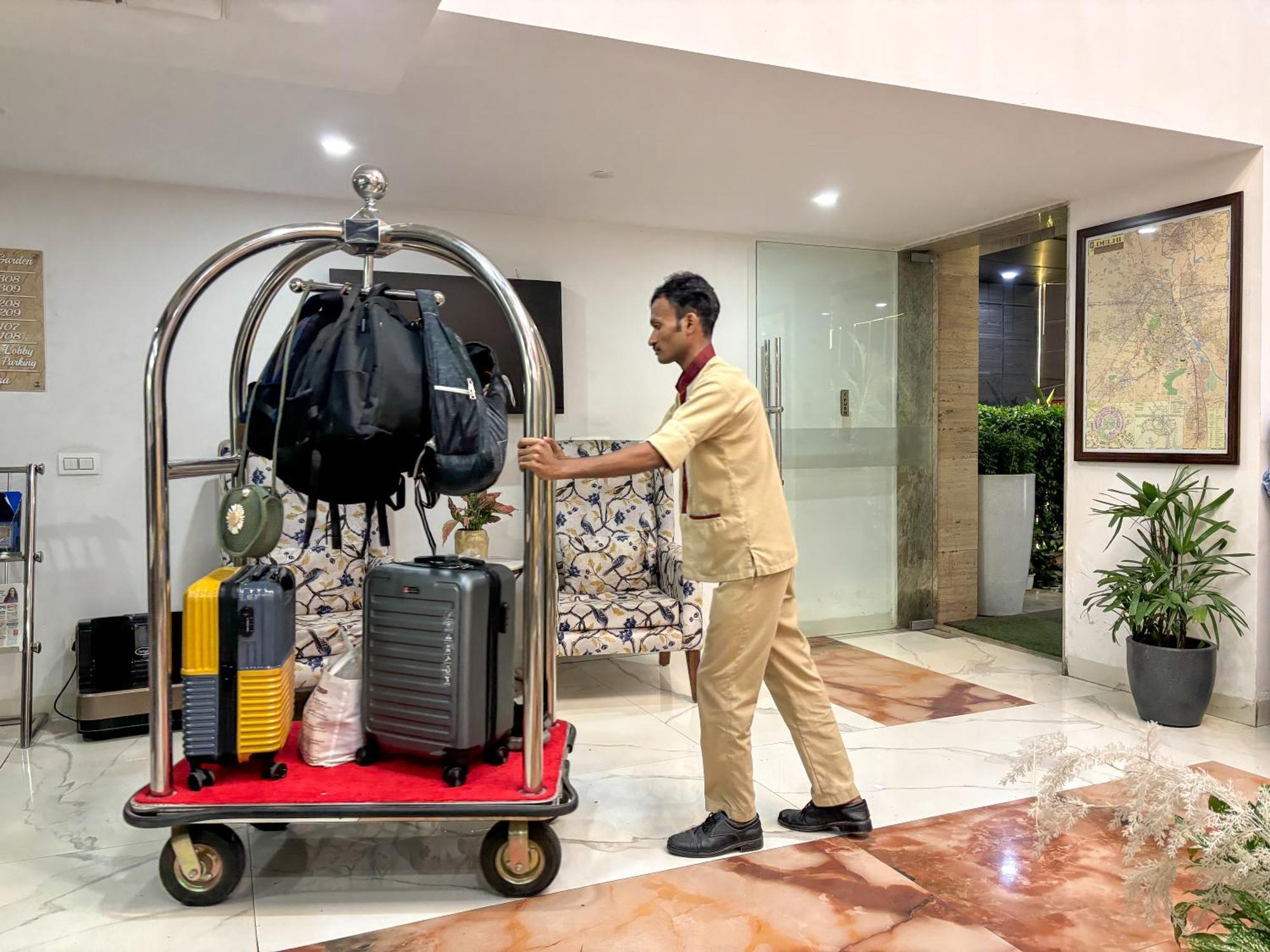 Hotel Oxmo Delhi Airport With Free Airport Transsfer Új-Delhi Kültér fotó