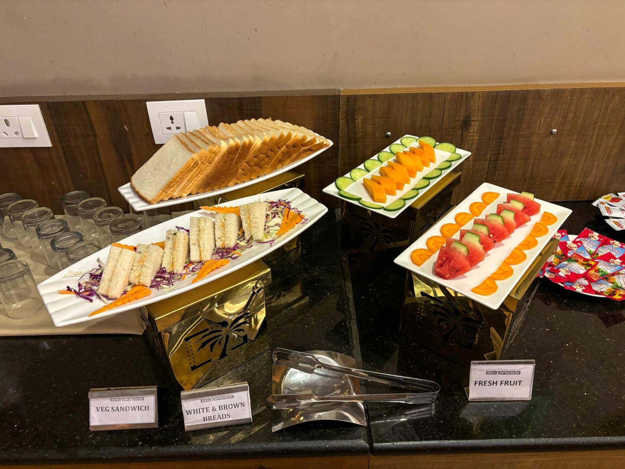 Hotel Oxmo Delhi Airport With Free Airport Transsfer Új-Delhi Kültér fotó