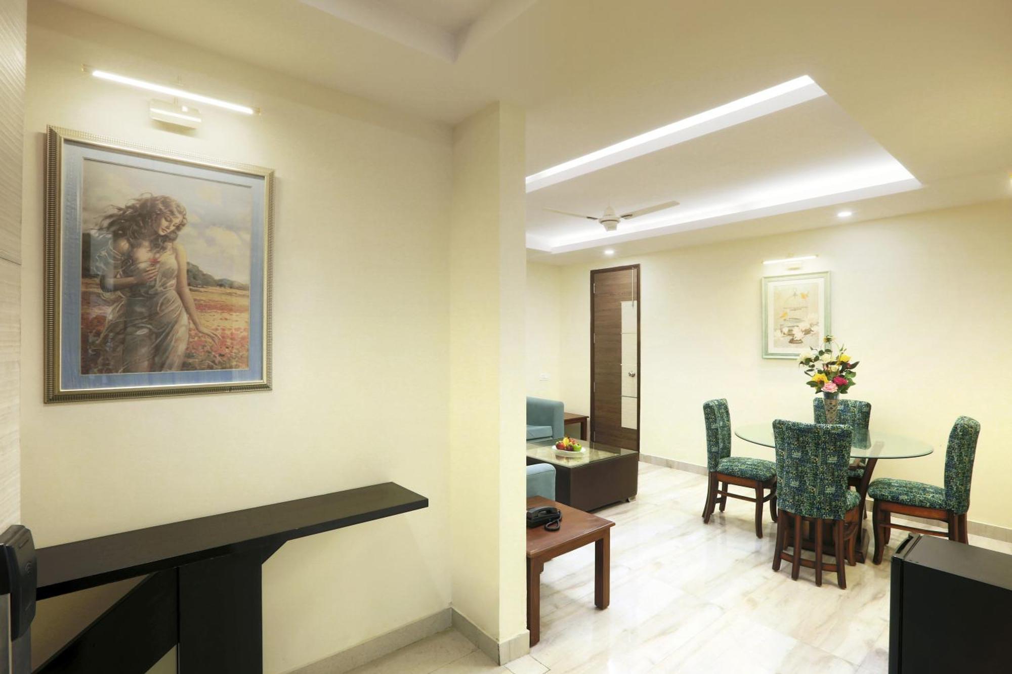Hotel Oxmo Delhi Airport With Free Airport Transsfer Új-Delhi Kültér fotó
